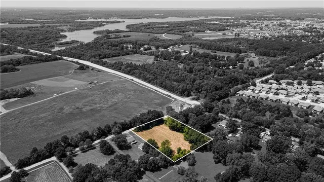 $250,000 | 1801 Southwest Sampson Road, Lee's Summit, MO 64082