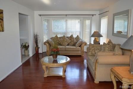 2754 Long Meadow Lane Rochester, MI 48307 - Photo 3 of 45 019.JPG
