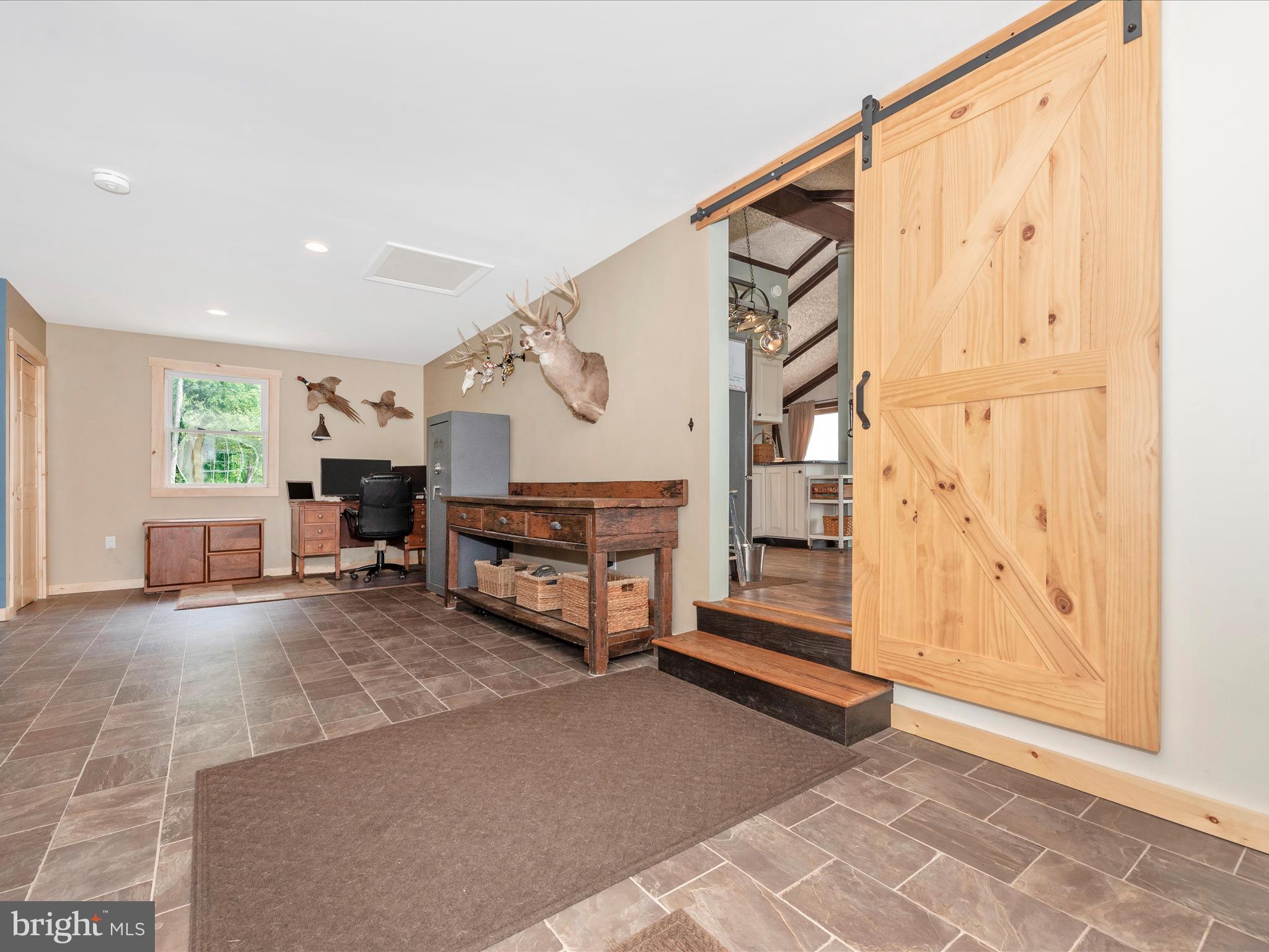 5618 Mt Briar Road Keedysville, MD 21756 - Photo 6 of 59 Foyer