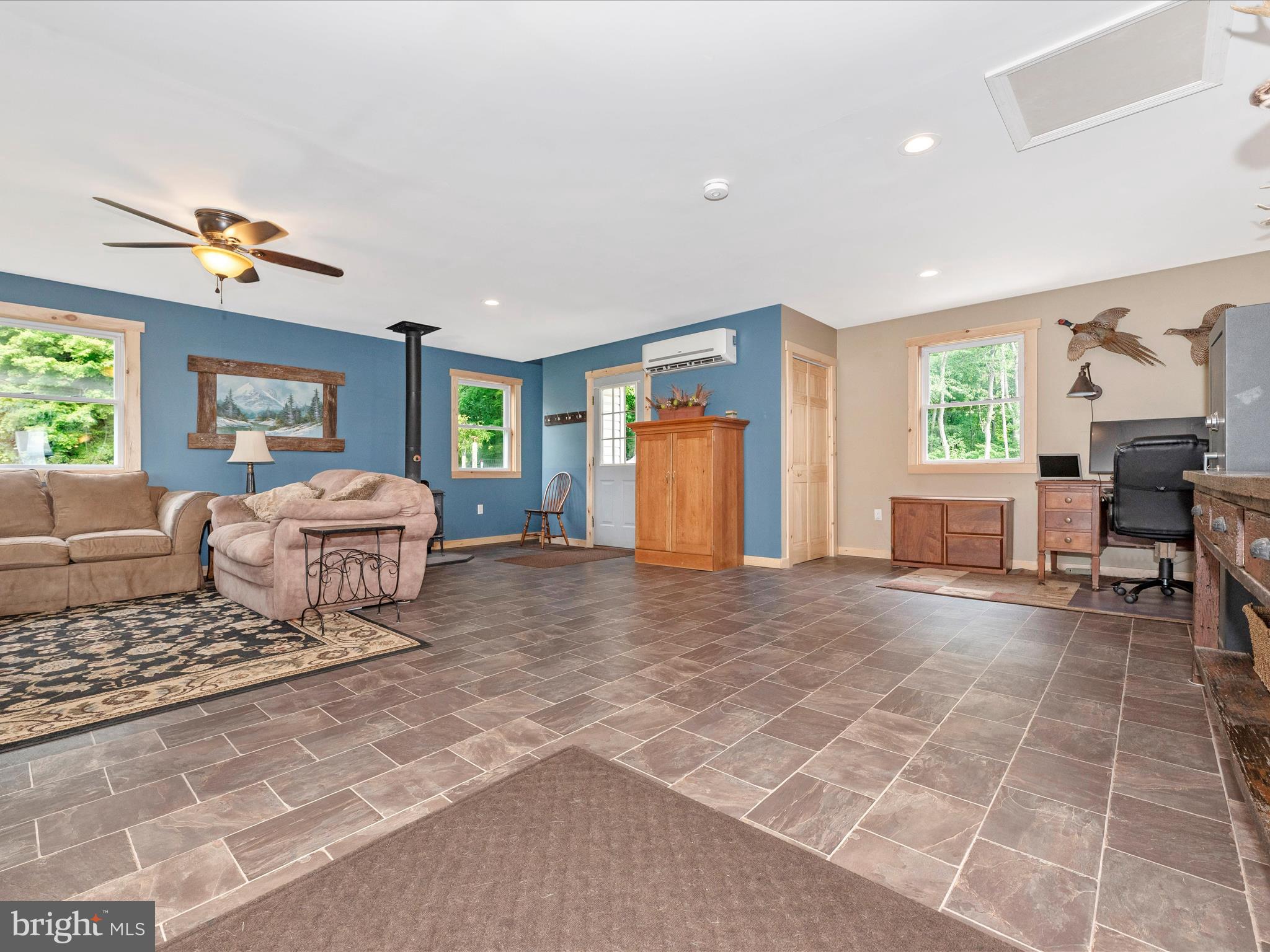 5618 Mt Briar Road Keedysville, MD 21756 - Photo 8 of 59 Living Room