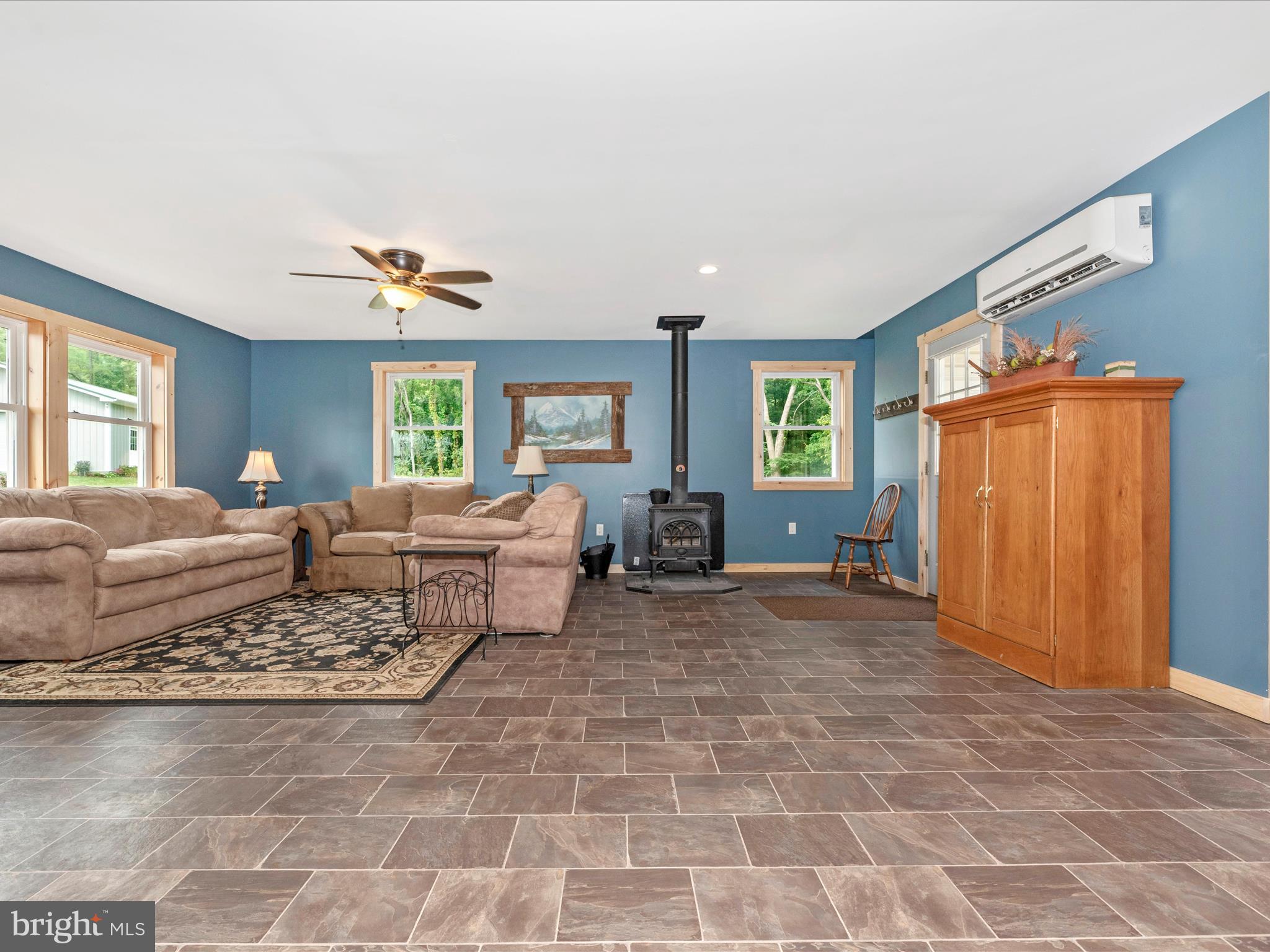 5618 Mt Briar Road Keedysville, MD 21756 - Photo 9 of 59 Living Room