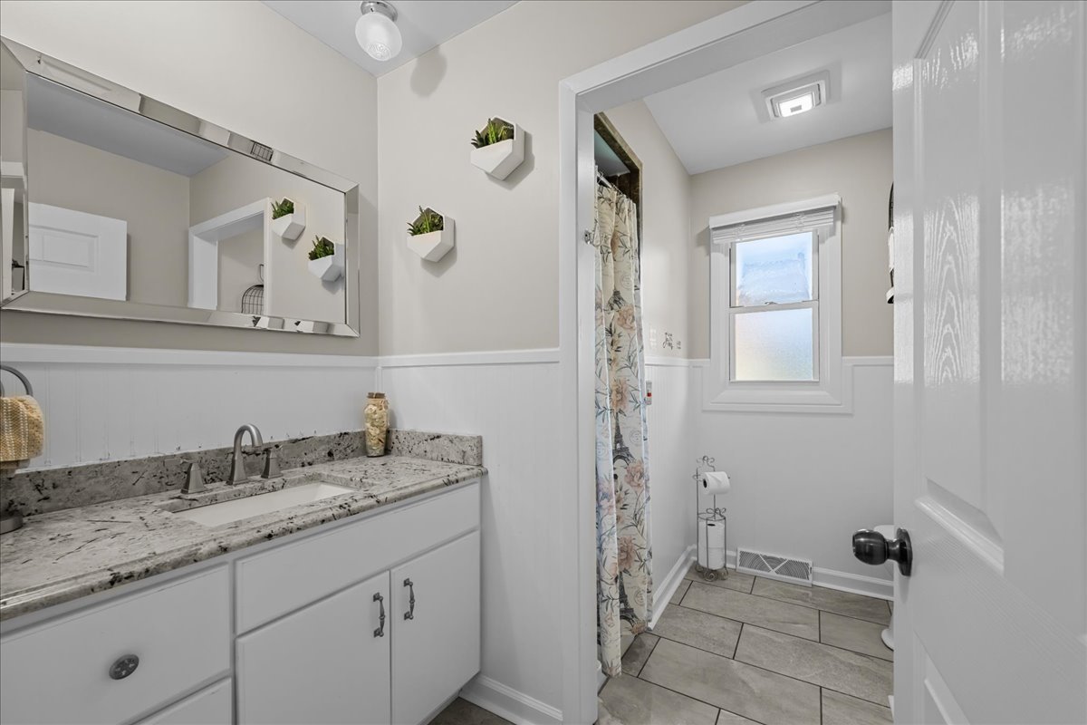 1302 Cary Road Algonquin, IL 60102 - Photo 13 of 26