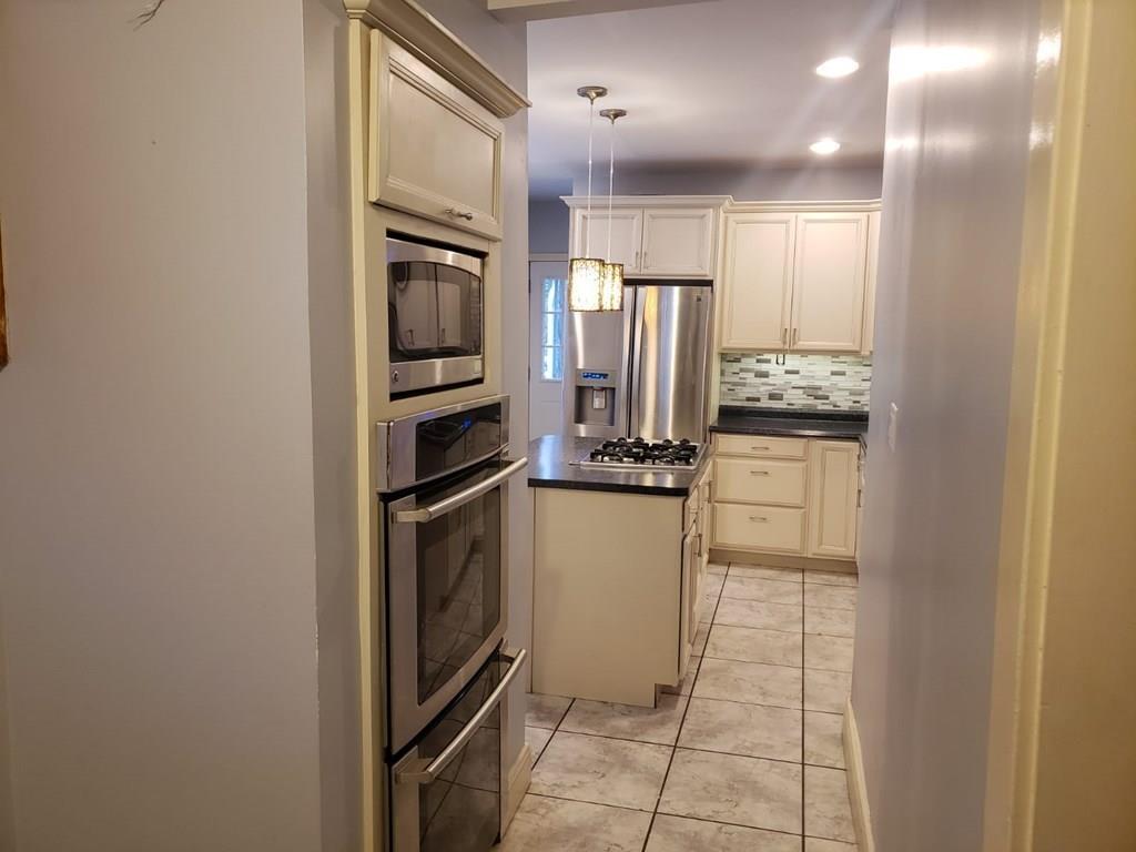 191 Albemarle Street Springfield, MA 01109 - Photo 9 of 39 Gallery Image 9