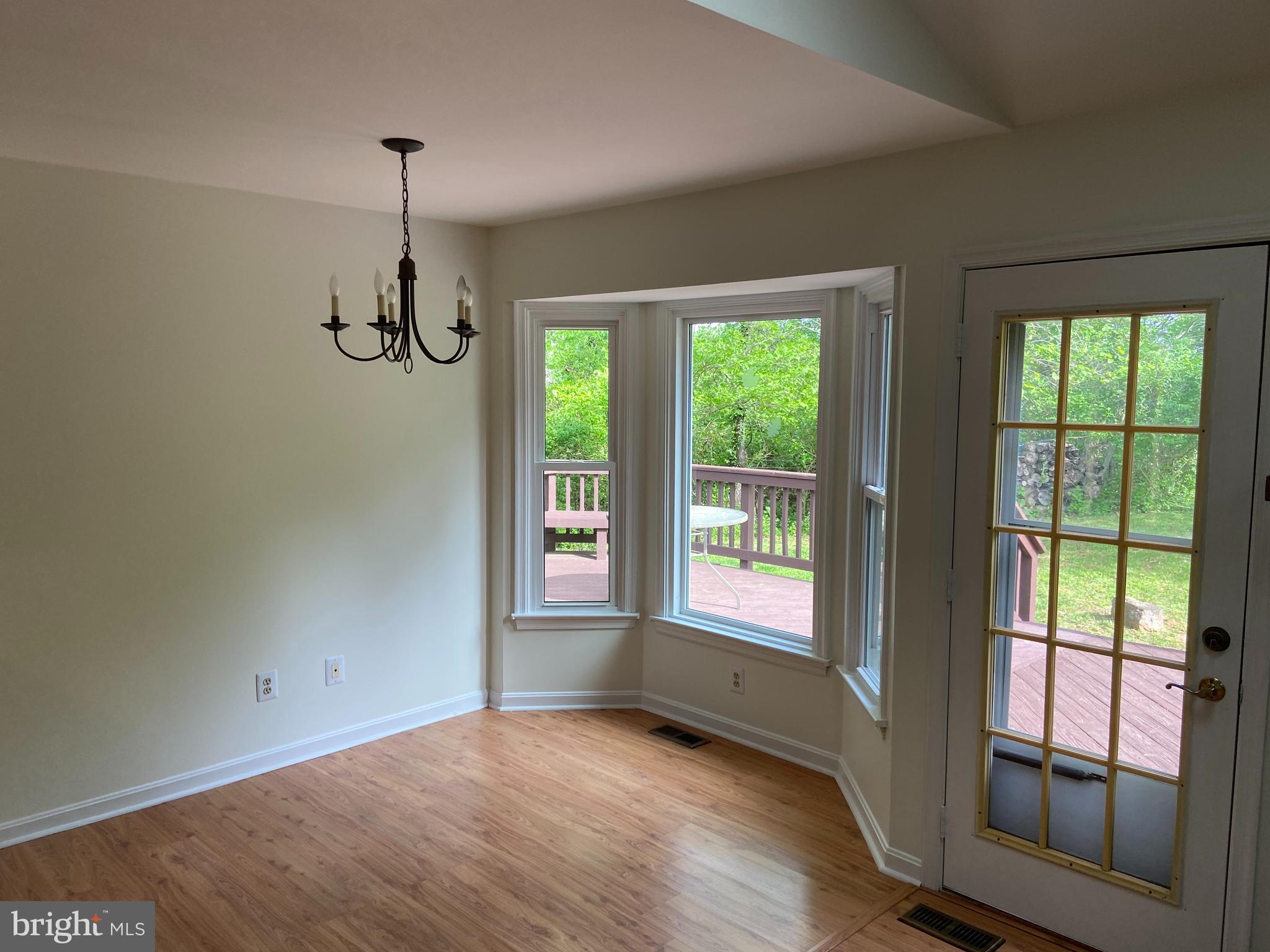 6232 Ridge Lane Warrenton, VA 20187 - Photo 4 of 20 Dining room