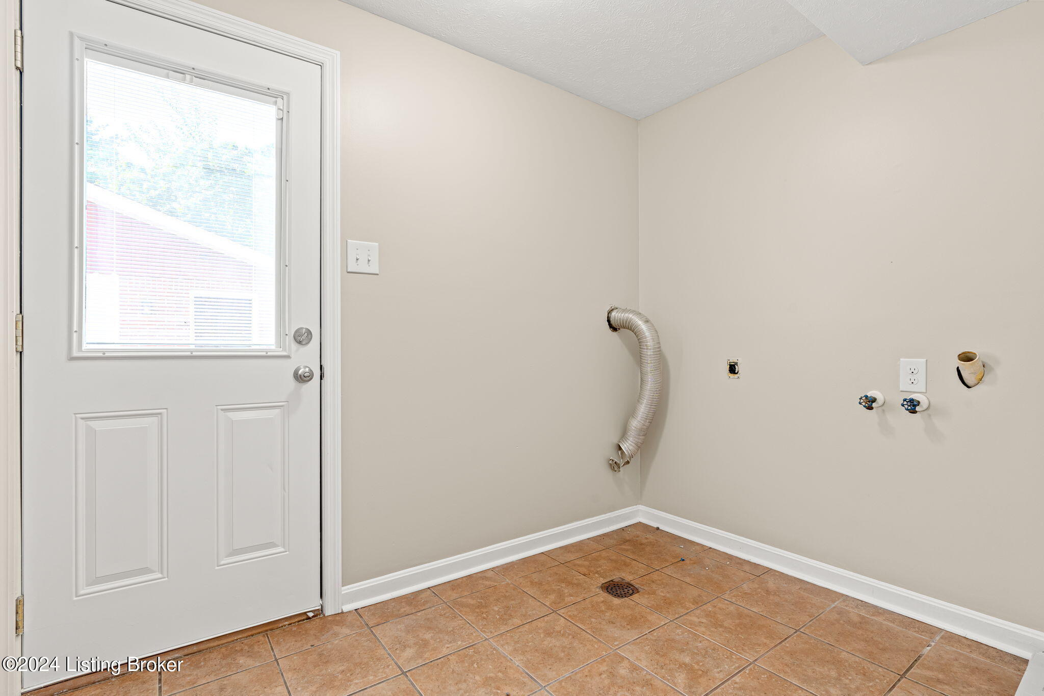 3607 Locklee Road Louisville, KY 40214 - Photo 30 of 40 3607 Locklee Rd (28 of 41)