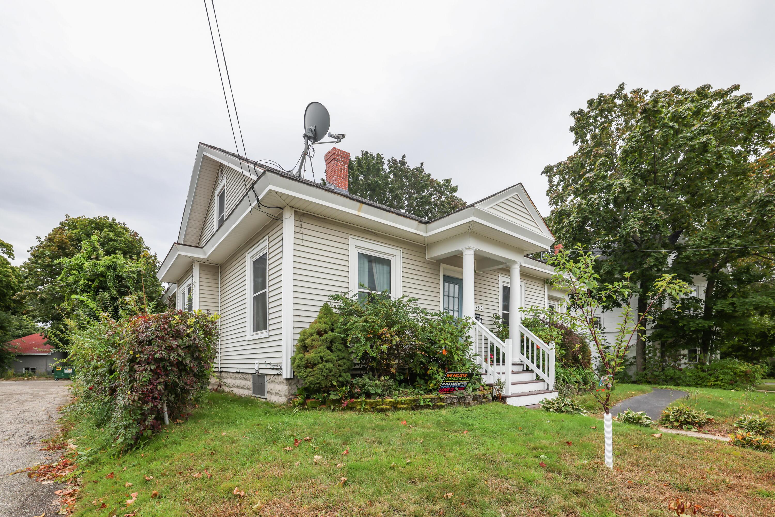 359 Elm Street Biddeford, ME 04005 - Photo 3 of 29 3G0A0154