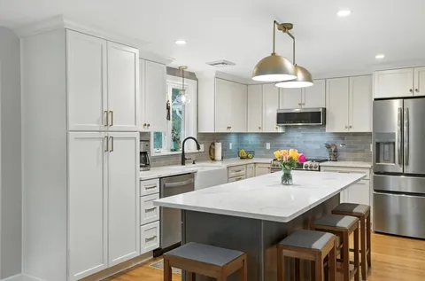 $1,278,000 | 1 Glenridge Drive, Bedford, MA 01730