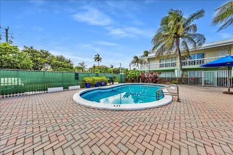 $220,000 | 2124 Northeast 5th Avenue, Unit 212, Wilton Manors, FL 33305