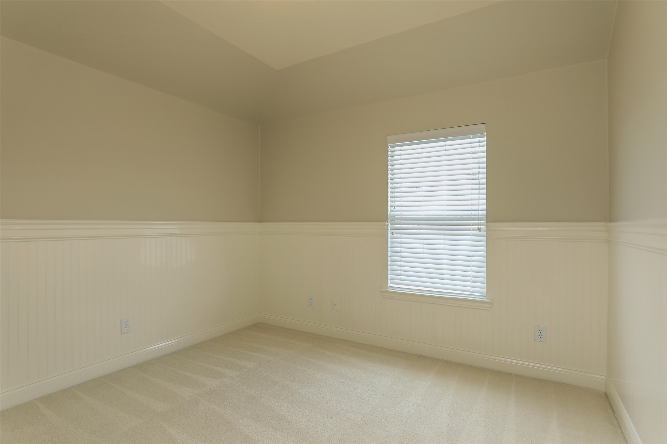 9603 Red Rugosa Drive Houston, TX 77095 - Photo 33 of 43 Secondary Bedroom