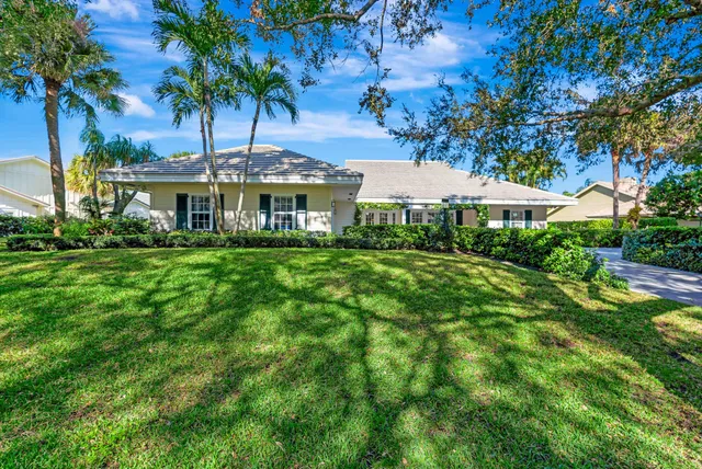 a view of a dining room and livingroom view