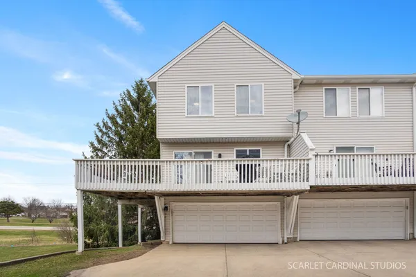 $276,900 | 111 Hidden Creek Lane, North Aurora, IL 60542