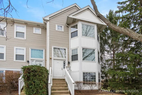 $276,900 | 111 Hidden Creek Lane, North Aurora, IL 60542
