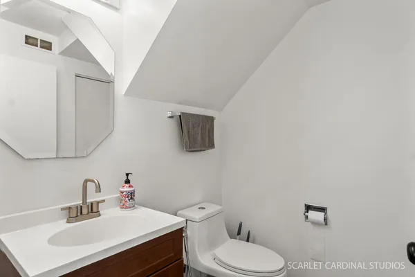 $276,900 | 111 Hidden Creek Lane, North Aurora, IL 60542