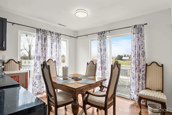 $276,900 | 111 Hidden Creek Lane, North Aurora, IL 60542