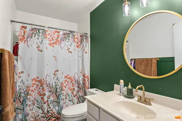 $276,900 | 111 Hidden Creek Lane, North Aurora, IL 60542