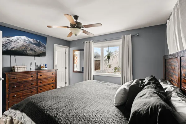 $412,000 | 10 Cedar Hill Drive, Yakima, WA 98908