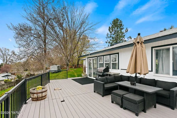 $412,000 | 10 Cedar Hill Drive, Yakima, WA 98908