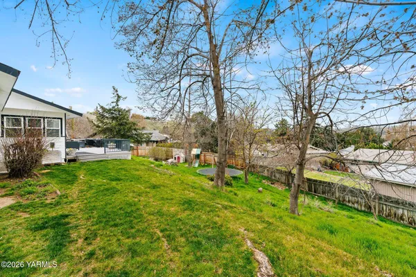 $412,000 | 10 Cedar Hill Drive, Yakima, WA 98908