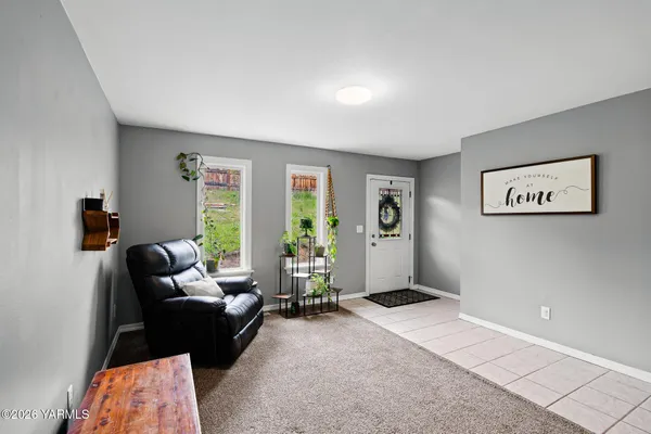 $412,000 | 10 Cedar Hill Drive, Yakima, WA 98908