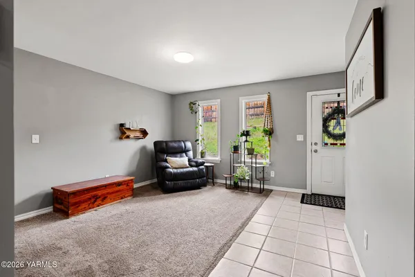 $412,000 | 10 Cedar Hill Drive, Yakima, WA 98908