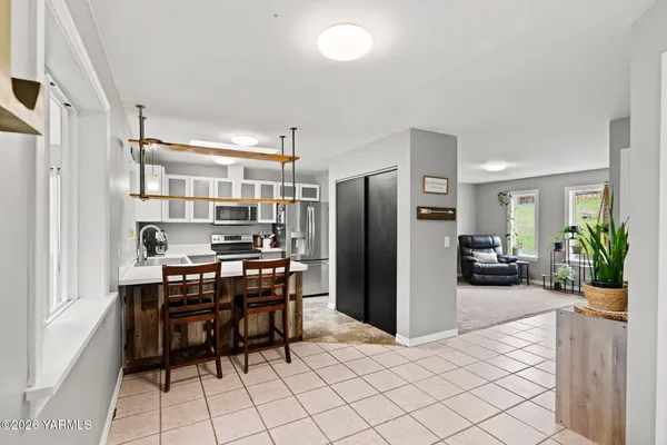 $412,000 | 10 Cedar Hill Drive, Yakima, WA 98908