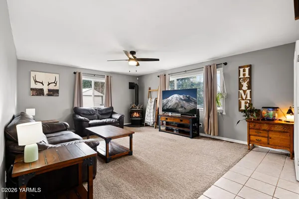 $412,000 | 10 Cedar Hill Drive, Yakima, WA 98908