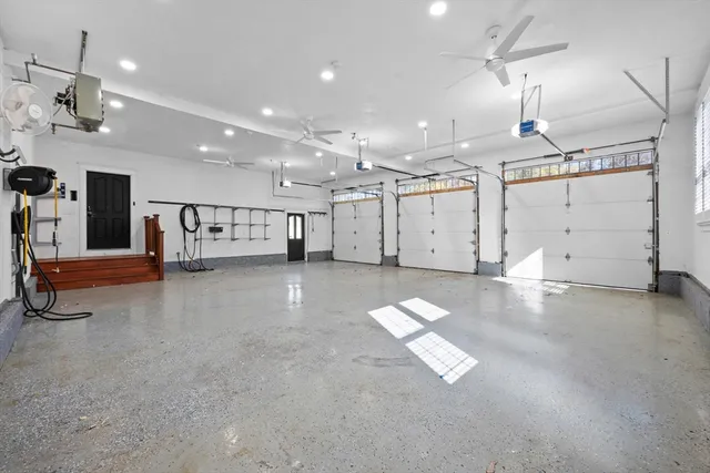 a view of entryway and hall