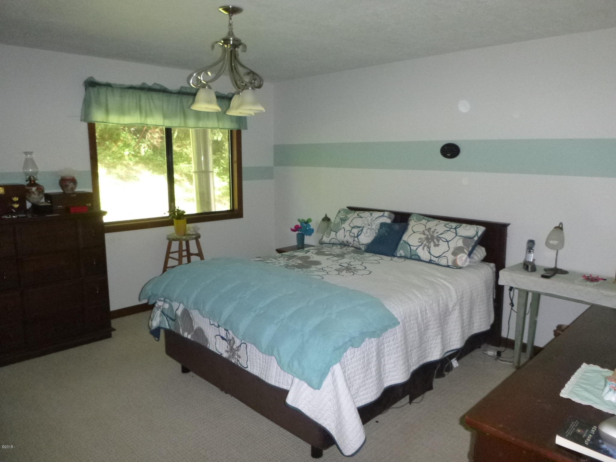3023 Yasek Loop Toledo, OR 97391 - Photo 14 of 20 Mstr bedroom