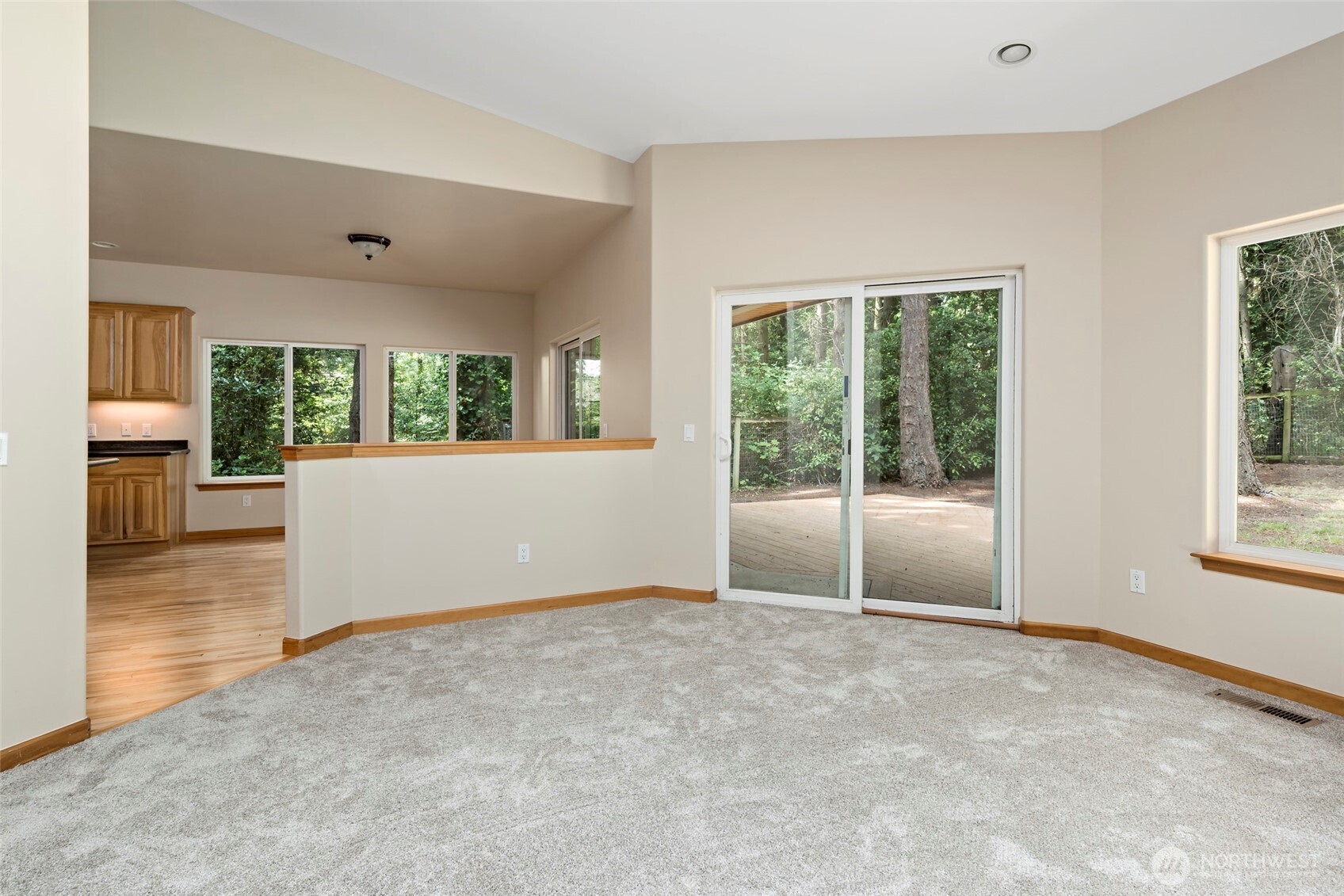 6301 Sahalee Court Clinton, WA 98236 - Photo 11 of 40