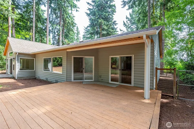 $955,000 | 6301 Sahalee Court, Clinton, WA 98236