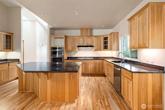 $955,000 | 6301 Sahalee Court, Clinton, WA 98236