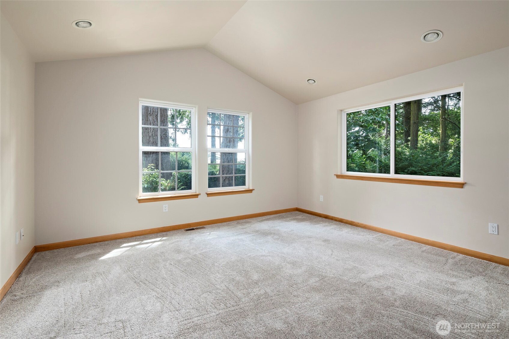 6301 Sahalee Court Clinton, WA 98236 - Photo 25 of 40