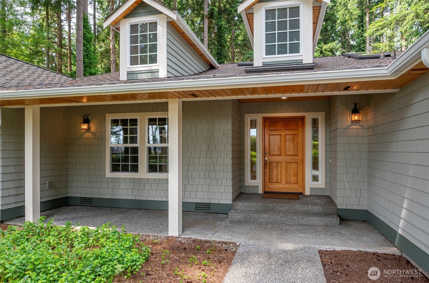 6301 Sahalee Court Clinton, WA 98236 - Photo 3 of 40