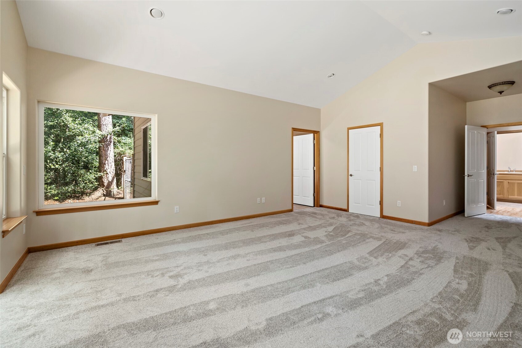 6301 Sahalee Court Clinton, WA 98236 - Photo 33 of 40