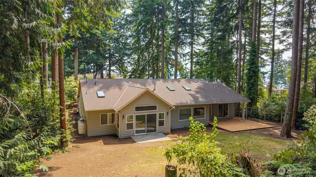 $955,000 | 6301 Sahalee Court, Clinton, WA 98236