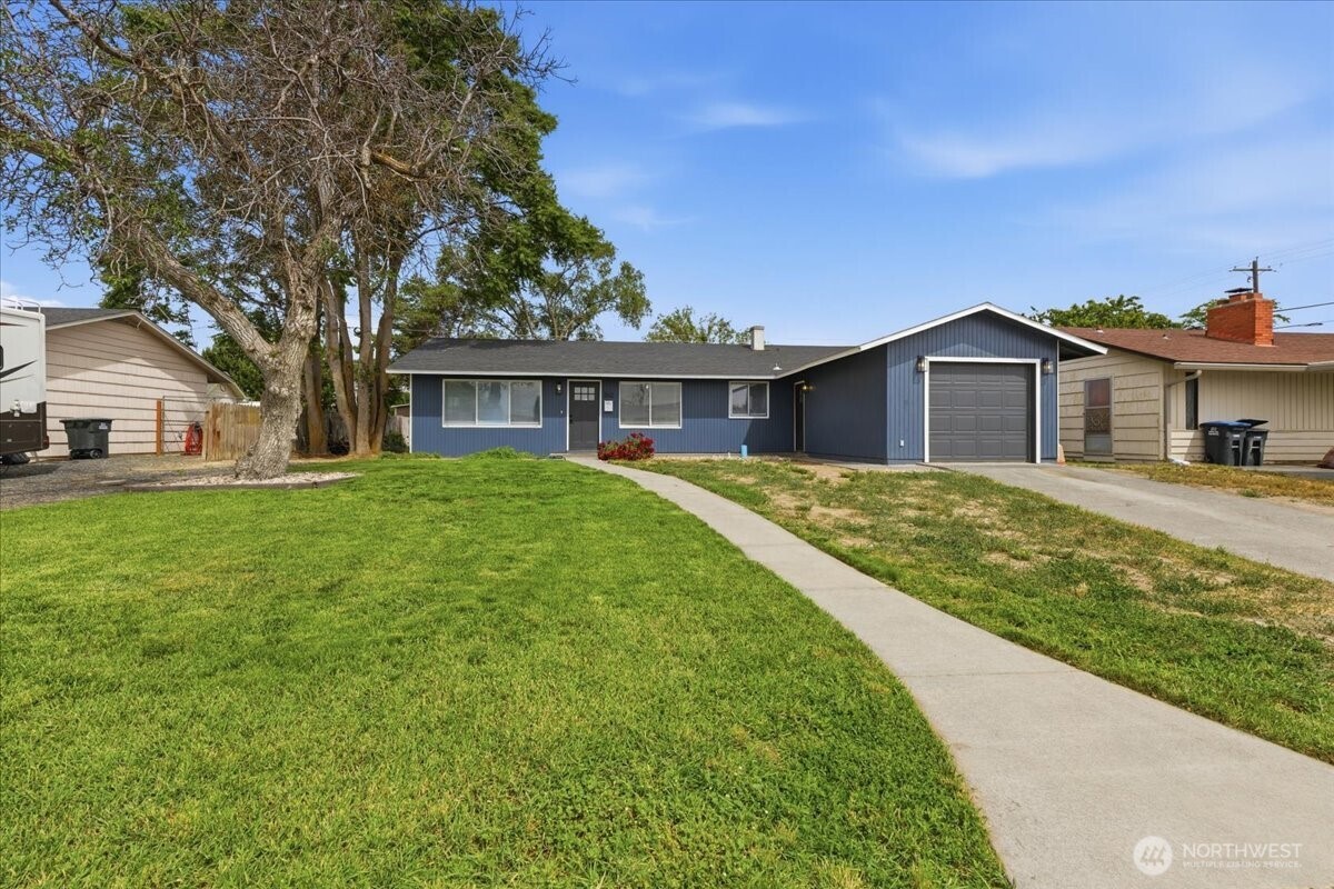 262 North Earl Road Moses Lake, WA 98837 - Photo 1 of 28