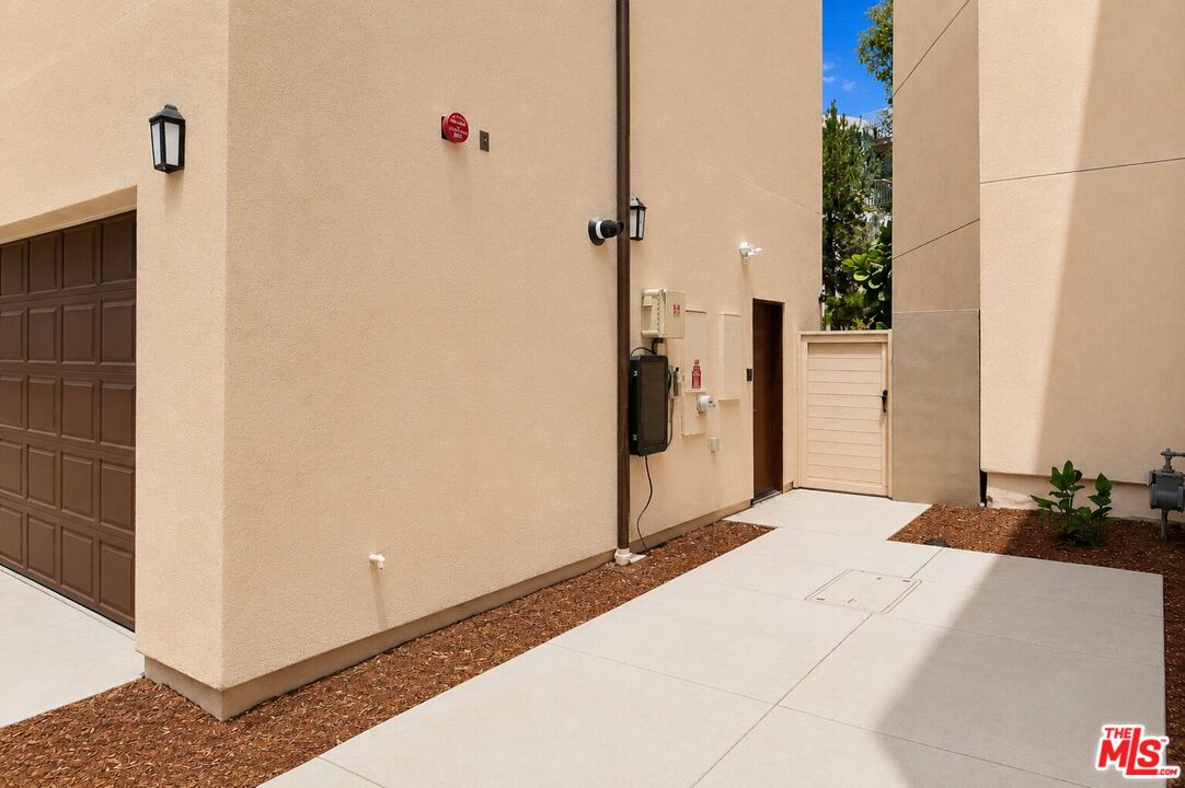 116 Catalyst Irvine, CA 92618 - Photo 64 of 75