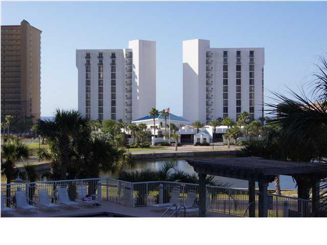 970 Highway 98, Unit 202 Destin, FL 32541 - Photo 23 of 26 a black and white photo of a living room