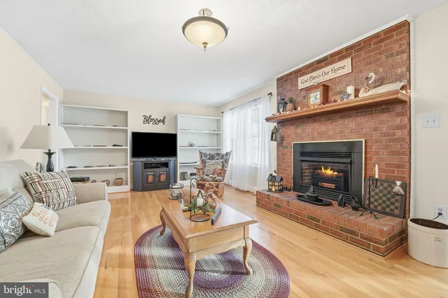 $555,000 | 7452 Sperryville Pike, Boston, VA 22713