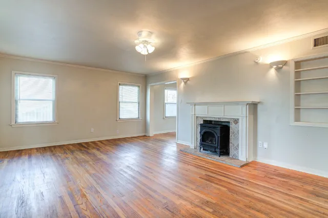 $2,200 | 2430 30th Street, Lubbock, TX 79411