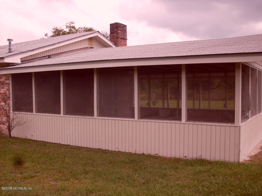 Large Screened in Area