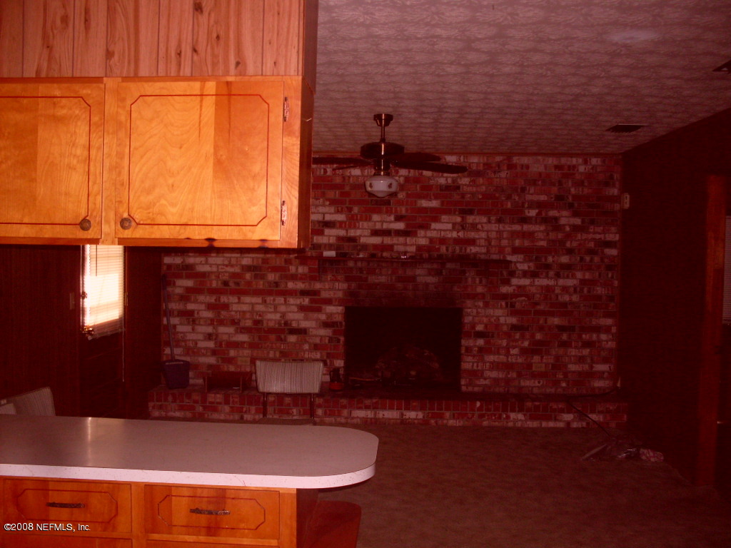 2 Rt St. George, GA 31562 - Photo 8 of 8 Kitchen to Den