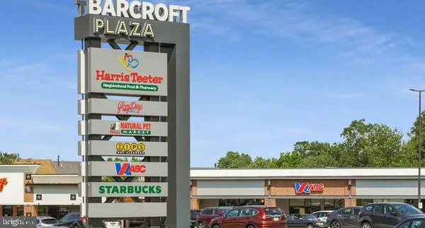 $1,800 | 989 South Buchanan Street, Unit 423, Arlington, VA 22204