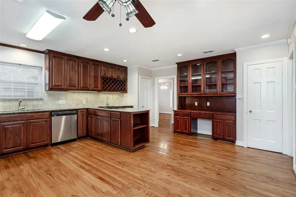 $3,350 | 6219 Penrose Avenue, Dallas, TX 75214