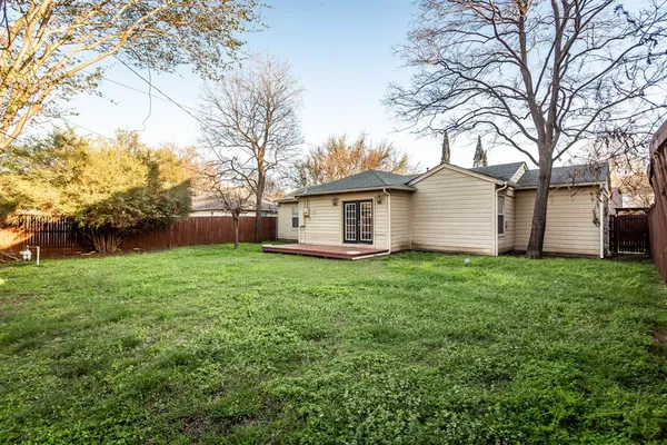 $3,350 | 6219 Penrose Avenue, Dallas, TX 75214