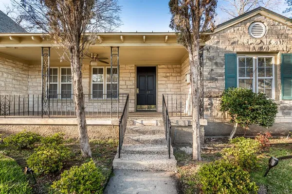 $3,350 | 6219 Penrose Avenue, Dallas, TX 75214