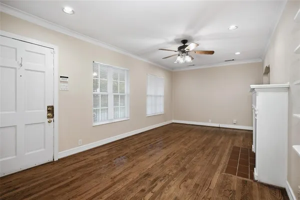 $3,350 | 6219 Penrose Avenue, Dallas, TX 75214