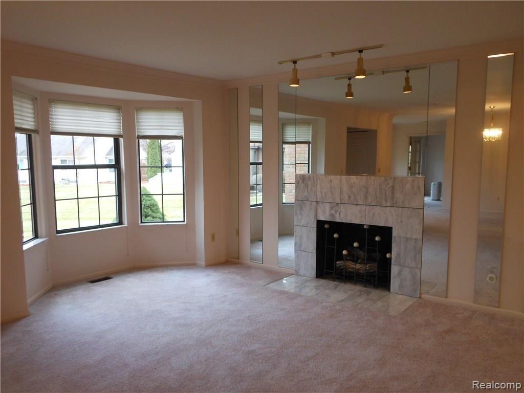 356 Meadow Bridge Drive, Unit 120 Rochester Hills, MI 48307 - Photo 8 of 34