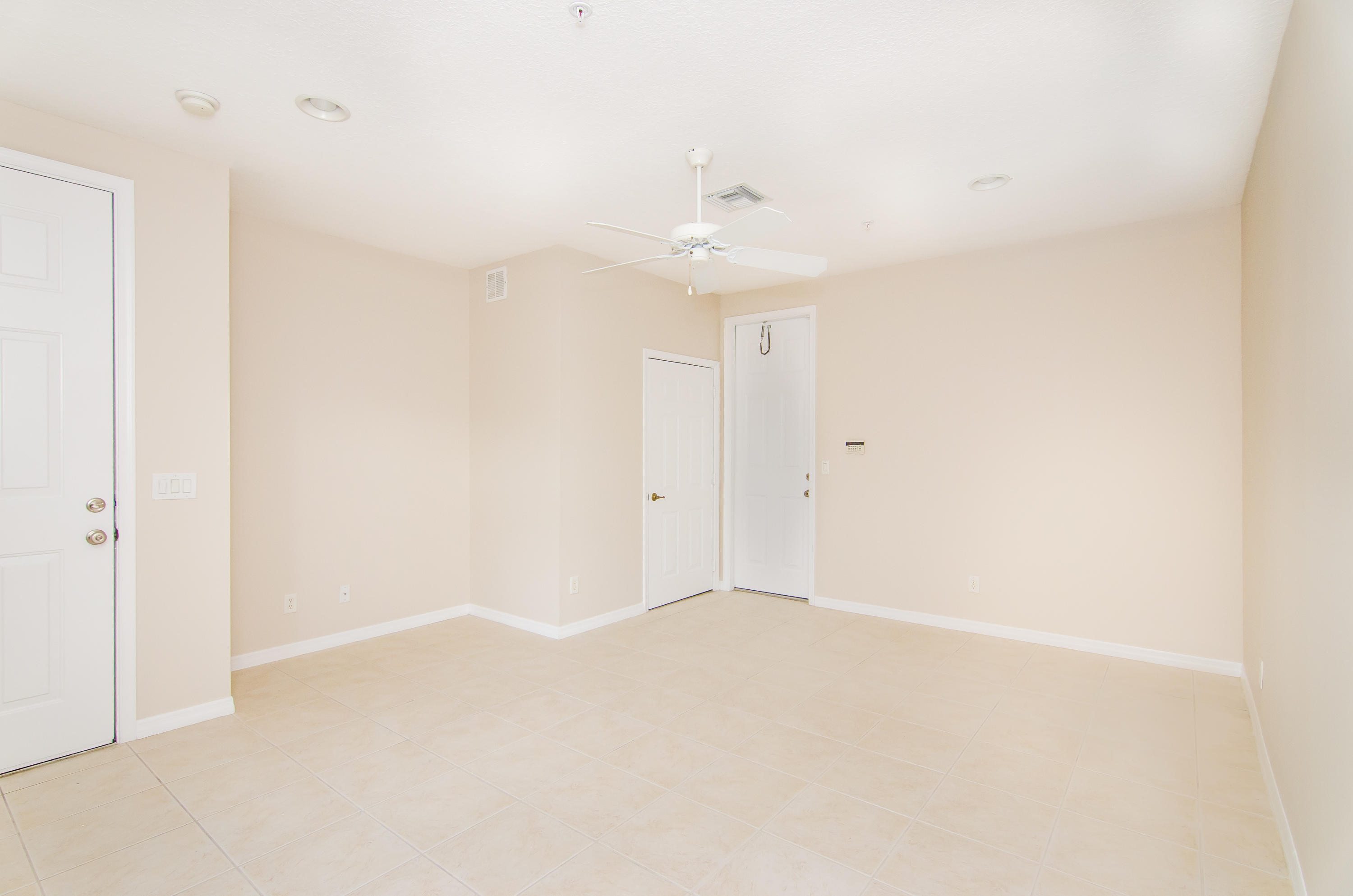 4281 East Main Street Jupiter, FL 33458 - Photo 16 of 37 a view of an empty room