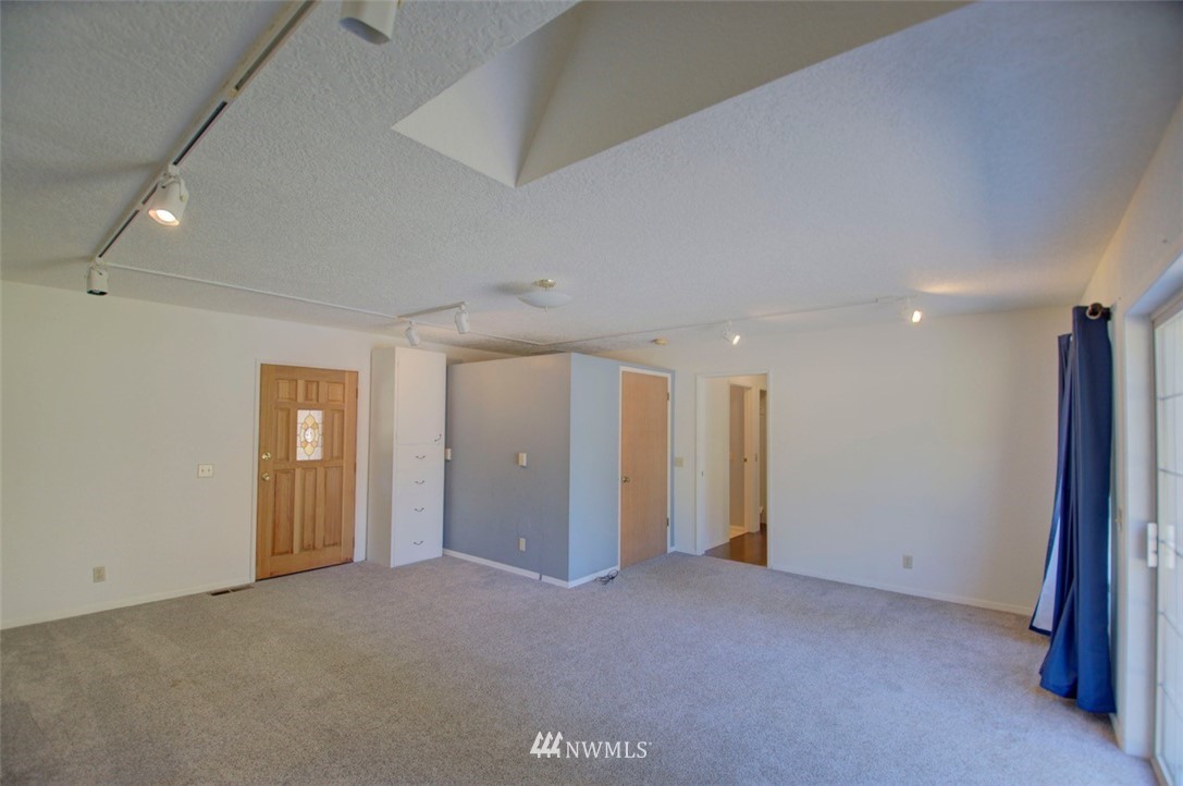 575 Telegraph Road Winlock, WA 98596 - Photo 3 of 30 a view of an empty room